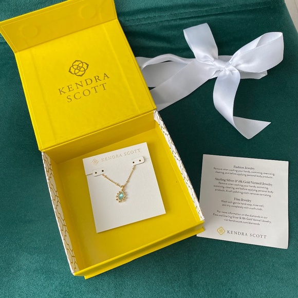 Kendra Scott Jewelry - Kendra Scott Gold Necklace